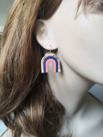 2 paires de boucles d'oreilles arc en ciel en cuir 4