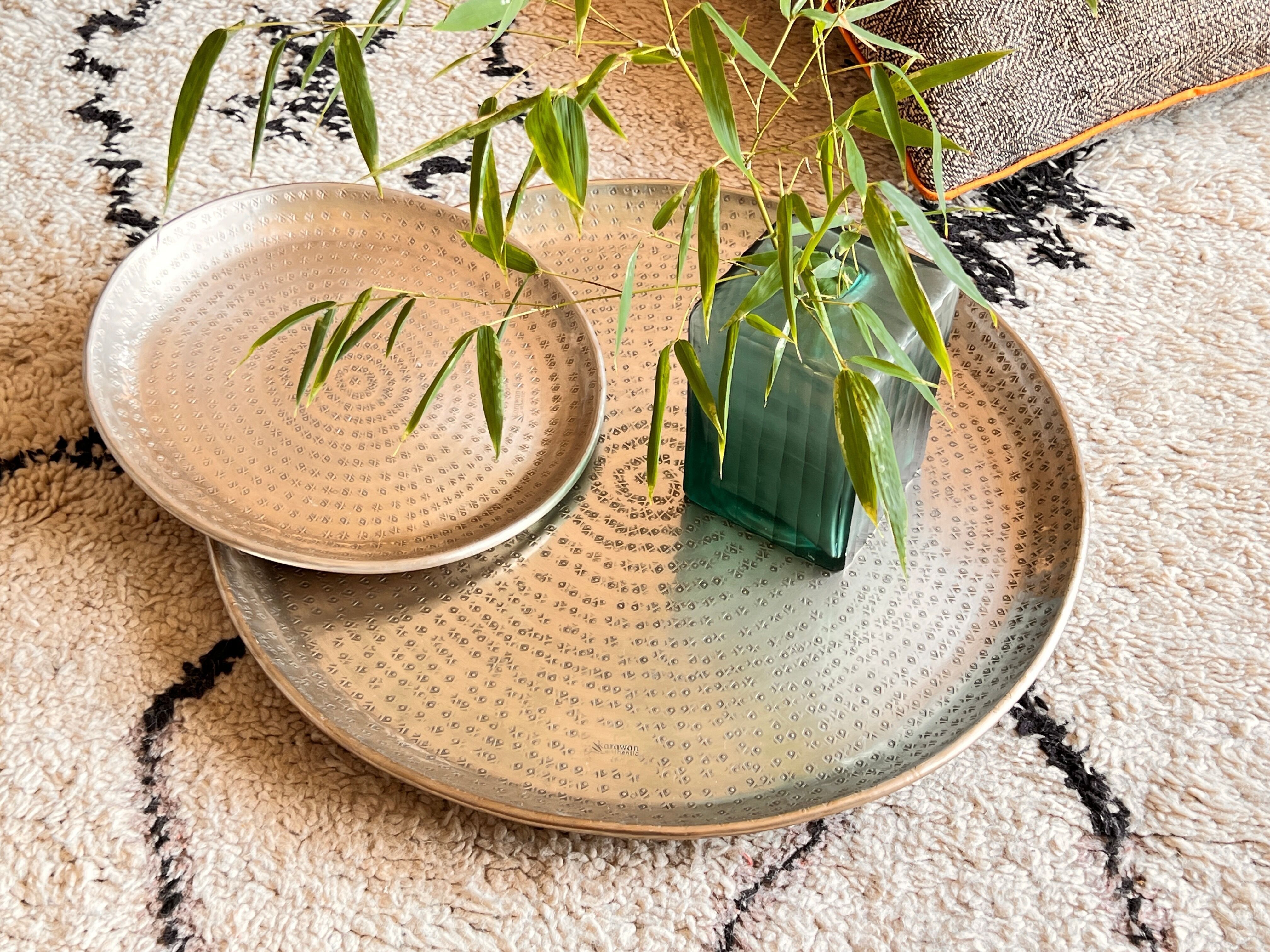 Hammered and engraved silver-plated brass tray 'Palmyr' - 3 sizes