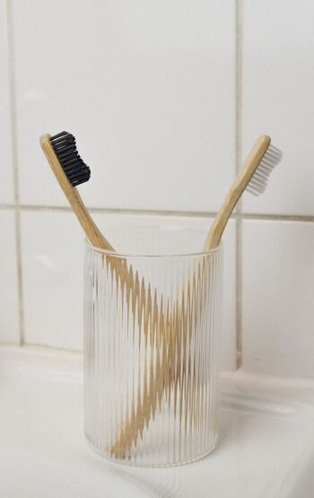 Brosse à dents en bambou 7