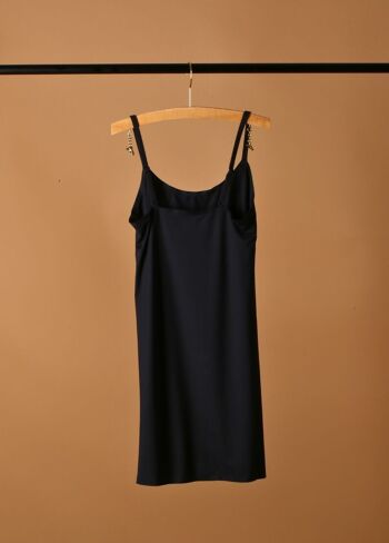 Fond de robe fluide noir: Diani-Fluid 4