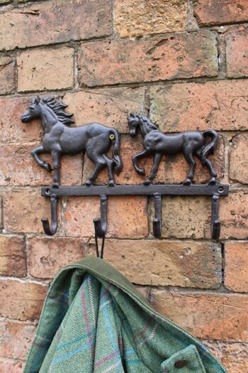 Crochets muraux rustiques en fonte, deux chevaux 1