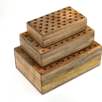 Set di tre scatole in legno con design a cuore