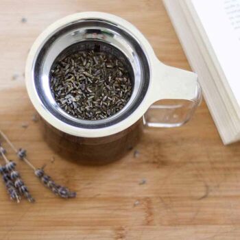 Mug en verre avec filtre et couvercle pour infusions et thés 4