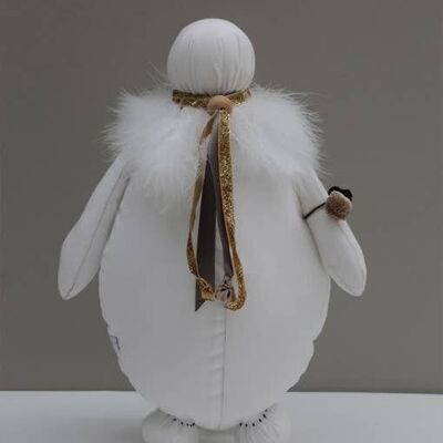 Classic model doll with white feather ruff size 3