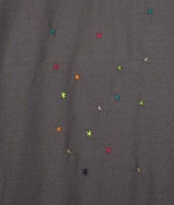 Rideau gris broderies multicolores taille 1 2