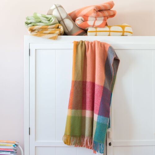 NEWS! Frank Wool Blanket Multi, available 15.10.2023