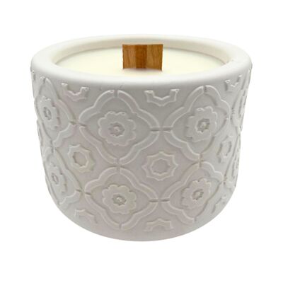 Buy wholesale Scented candle in a glass with bamboo lid made of