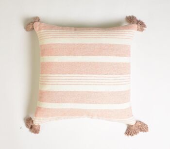 Housse de coussin rayée à pompons rose pastel 4