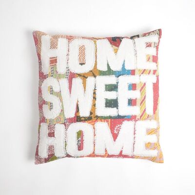 Patchwork-Kissenbezug mit Kantha-Stickerei „Home Sweet Home“.