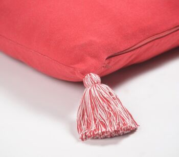 Housse de coussin lombaire en coton tricoté avec citation rouge 2