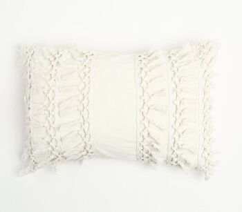 Housse de coussin ornée de pompons 1