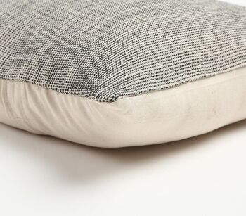 Housse de coussin tissée gris sourd 2