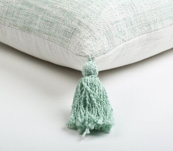 Housse de coussin lombaire à pompons menthe 3