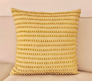 Housse de coussin toscane embellie 1