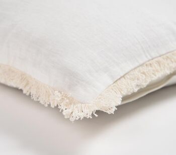 Housse de coussin blanche unie avec bordure effilochée, 18 x 18 pouces 2