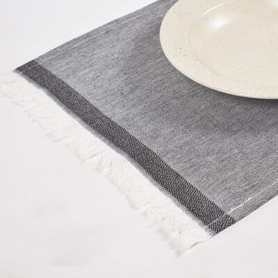 Set of 4 - Yarn-Dyed Cotton Solid Placemats with Frayed Edges