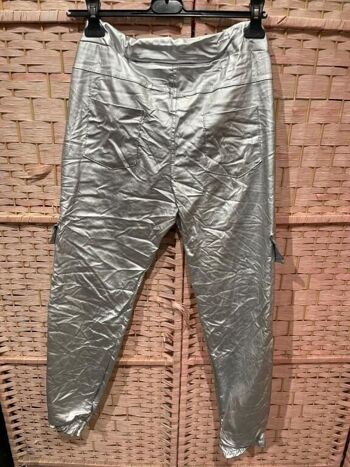 Pantalon long en nylon avec taille unique et nombreuses poches 6