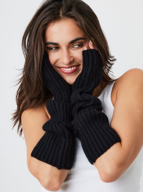 Knitted Arm Warmers in Black
