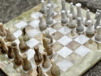 Jeu d'échecs en onyx multi-vert et blanc 15" fait à la main 5