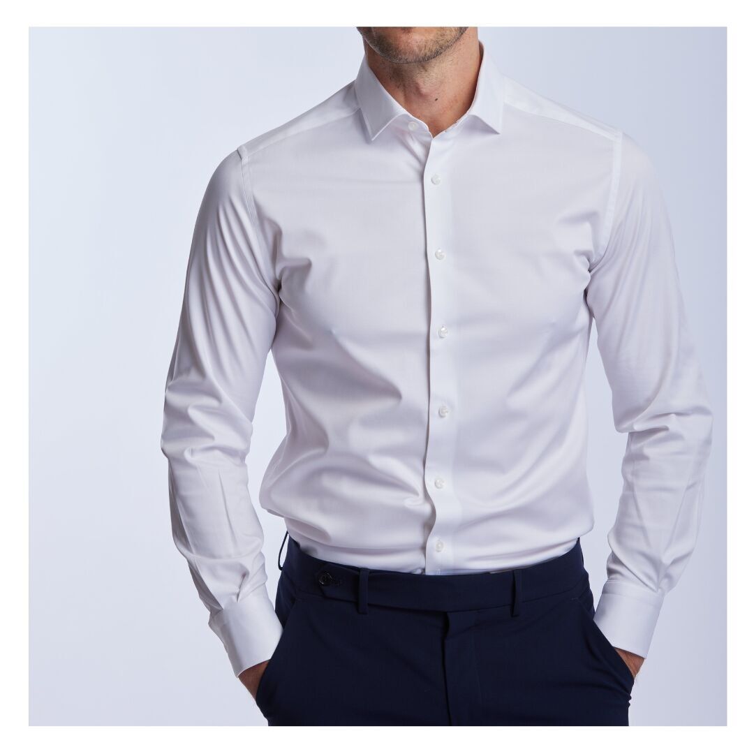 Camiseta Acceleration blanca absorbente de sudor.