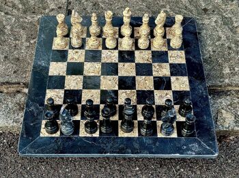 Jeu d'échecs en marbre fait main 15" - Marbre noir et pierre fossile/corail 1