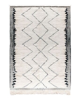 Tapis berbere authentique marocain laine noir blanc Riad 1