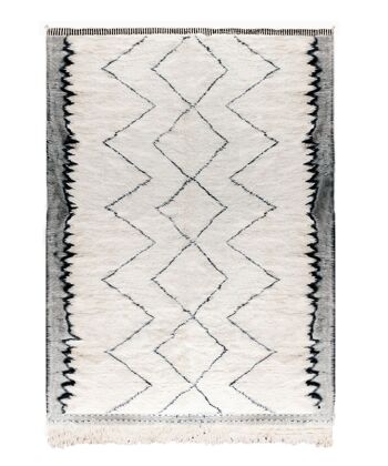 Tapis berbere authentique marocain laine noir blanc Riad 3