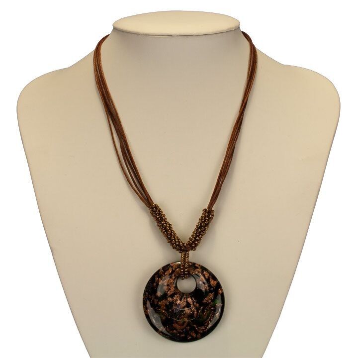 Collana con cerchio pendente in vetro