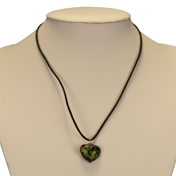 Necklace with glass pendant, heart, green