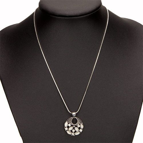 Fashion necklace with pendant 6
