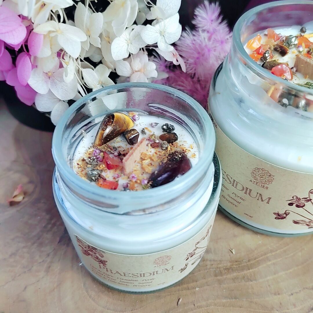 Energiekerze „PRAESIDIUM“ – Tigerauge, Karneol, Pyrit.