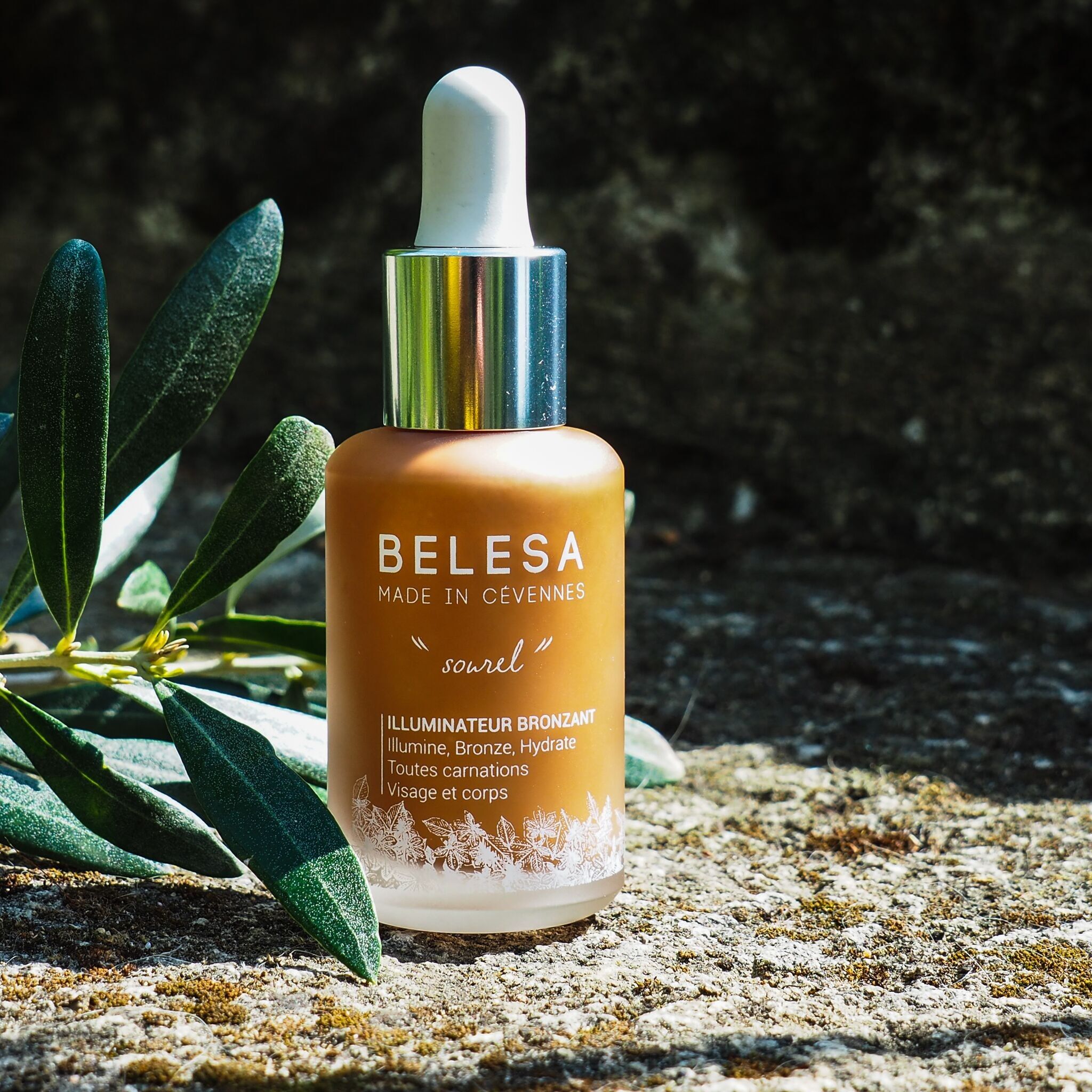 La Petit Cévenole Bräunungs-Illuminator „Sourel“ – 30 ml | „Selbstbräuner“ für das Gesicht | „Selbstbräunungs“-Tropfen | Gebräunter Teint | Naturkosmetik und Make-up hergestellt in Frankreich (Cevennen) | Kurzschluss Südfrankreich