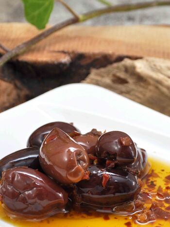 Olives noires et bio dénoyautées avec piment à l'huile d'olive - Grèce Kalamata 3
