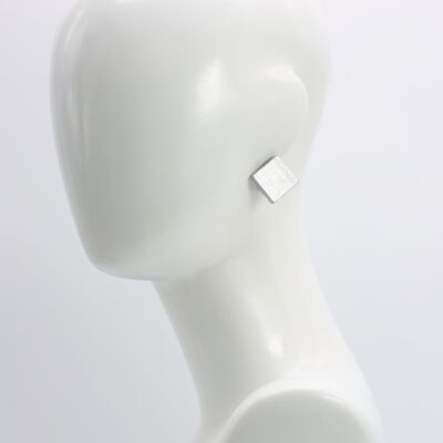 Boucles d'oreilles clips en bois carrés de 2 cm - Argent