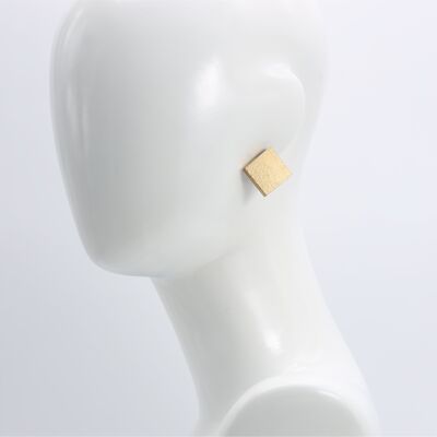 Wooden 2 cm squares clip on earrings - Gold