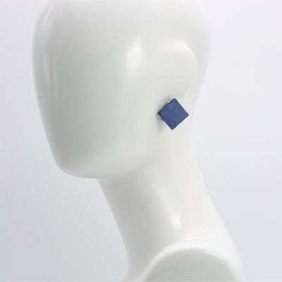 Wooden 2 cm squares clip on earrings - Panton Classic Blue