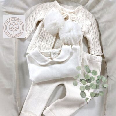Un paquet de quatre ensemble de vêtements en coton biologique pour bébé fille, pompon tressé ivoire
