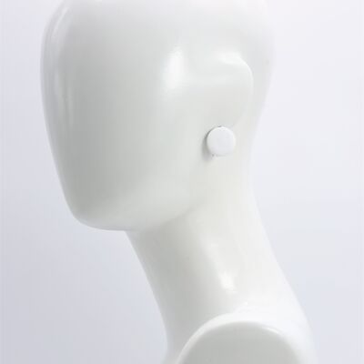 Wooden 2 cm disk clip on earrings - White