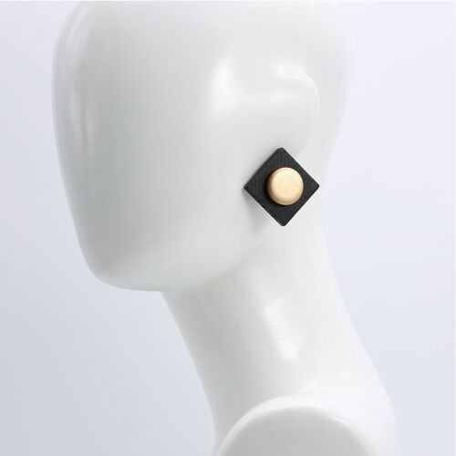 2 cm Wooden disks on 3 cm wooden squares clip on earrings - Black/Gold