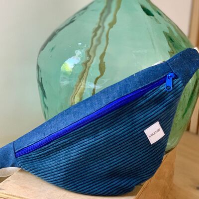 Handgefertigte Upcycling-Gürteltasche aus Samt und Denim