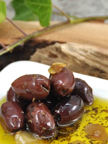 Olives noires bio dénoyautées aux herbes et ail à l'huile d'olive - Grèce Kalamata 3