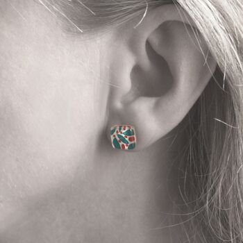 Boucles d'oreilles boutons en verre et argent 925, Feuilles vertes et baies rouges, Bijoux durables 6