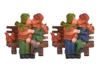 Couple miniature s'embrassant sur un banc en poly 2 fois multicolore