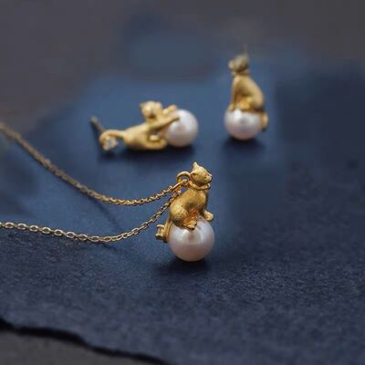 Cutie cat - Unique design asymmetrical cute kitty ear stud with pearl - Gold Vermeil - Earrings & Necklace