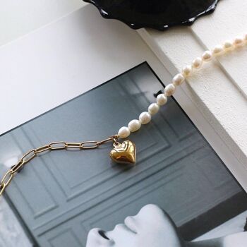 Contrast Classics - Collier de perles et de grosses chaînes avec breloque en forme de cœur - Perle d'eau douce de qualité AAAA 10