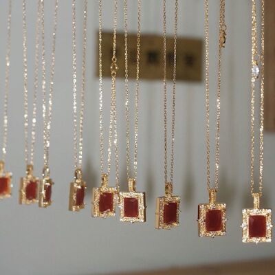 Festin - Collier pendentif encadré d’agate rouge naturelle d’inspiration vintage - Vermeil d’or -Qualité AAAA