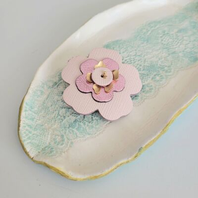 Cherry blossom brooch new version in recycled leather and gold plated in soft pink color