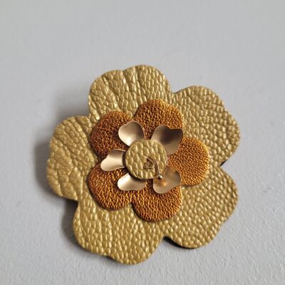 New generation cherry blossom brooch in recycled leather and gold plated in gold color