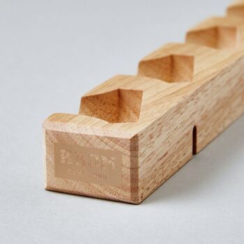 KROM KENDAMA ''CLIFF JOHN V2 RUBBER WOOD“ • shelf for wooden skill toy 5