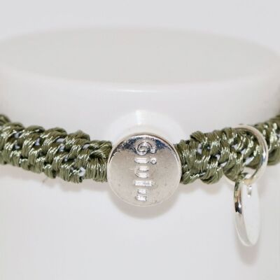 Hair tie with silver in olive